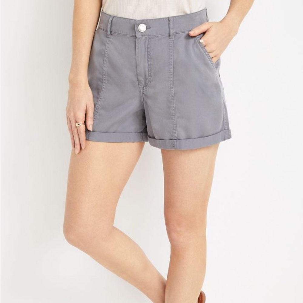 Maurices weekender gray cargo shorts NWT size medium